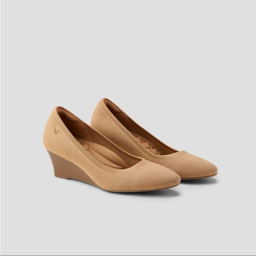 Vivaia womens Almond-Toe Wedge (Tamia Wedge Pro) size 43 US 11
